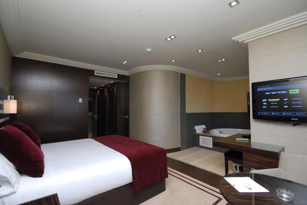 Hotel Los Penascales - Adults Only Las Rozas de Madrid Ruang foto